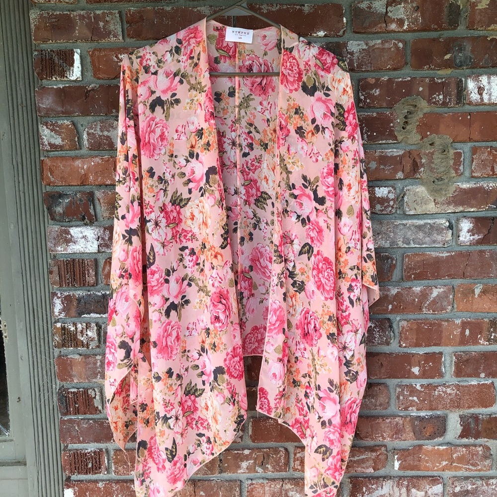 Beautiful Nymphe floral kimono